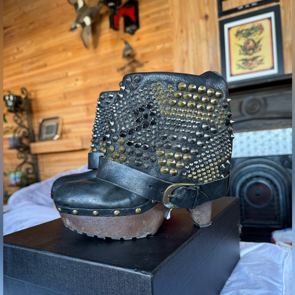 Sam Edelman Wickley Studded Booties size 6.5 US